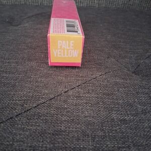 Jeffree Star Concealer - Pale Yellow